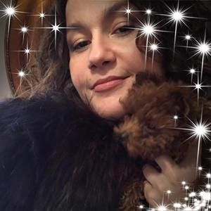 Meet your Posher, Adina